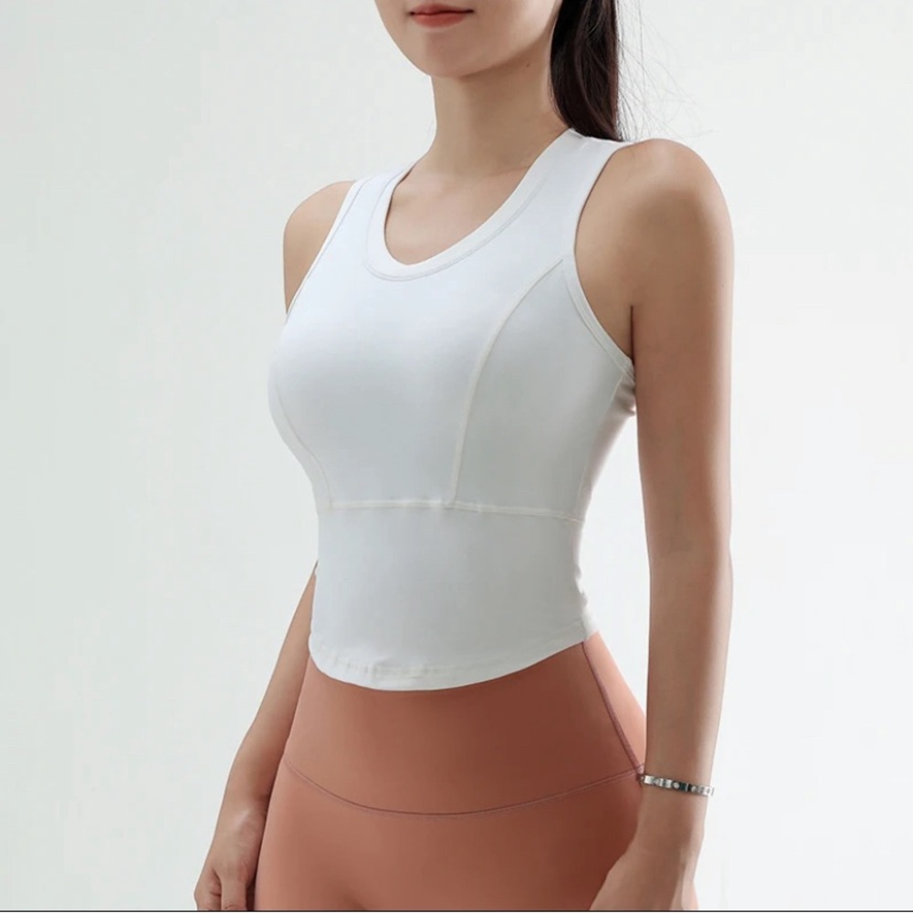 🌿 White Fitness Top